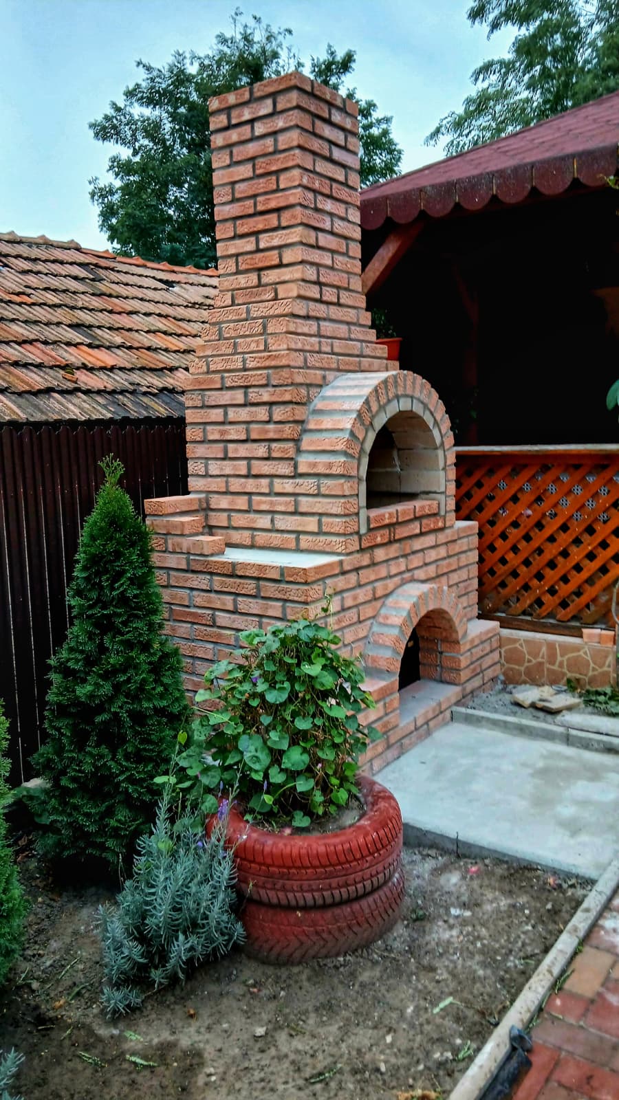 gratar de gradina din caramida